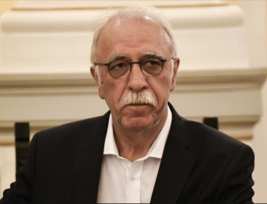 Βίτσας: Απαντά για τα περί διορισμών συνεργατών του σε γραφεία υπουργών